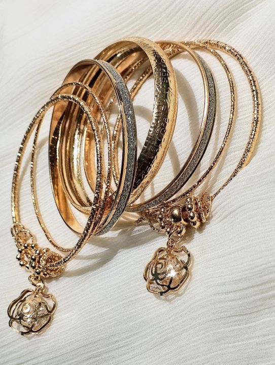 Bangle%20Set%20of%205/7/10%20Bangles%20with%20Floral%20Charms%20%E2%80%93%20Elegant%20Gold-Silver%20Plated%20Stylish%20&%20Trendy%20Bracelet%20Jewelry%20-%20Image%208