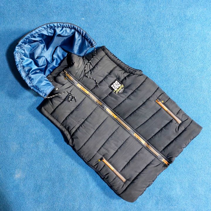 Sleeveless%20Puffer%20Jacket%20for%20Men%20%7C%20Zipped%20Pockets%20with%20Detachable%20Hood%20-%20Image%206