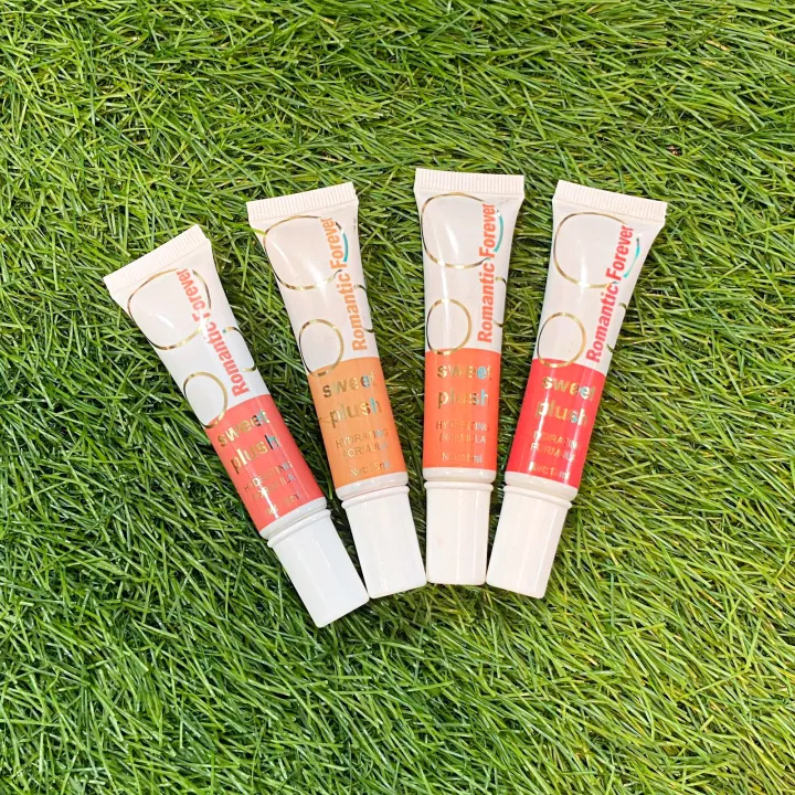 Blush%20Romantic%20Forever%20Sweet%20Plush%20%E2%80%93%20Long%20Lasting%20Waterproof%20Natural%20Cheek%20Color%20-%20Image%204