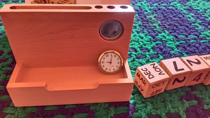 Wooden%20Table%20Calendar%20With%20Clock%20For%20Office%20&%20Home%20-%20Image%204