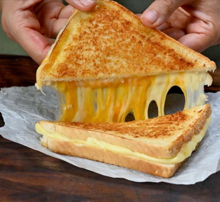 Cheese%20Slice%20%7C%20Imported%20Cheese%20%7C%202%20Packs%2020%20Slices%20%7C%20Slices%20Pack%20of%202%20%7C%20Cheeze%20%7C%20Cheeze%20Slices%20for%20Pizza%20&%20Burgers%20-%20Image%204