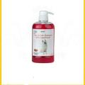 REMU - Groomer Flea & Tick Shampoo with Conditioner - Strawberry Flavor. 