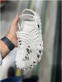 Crocs for Men New Thick Sole Quick dry anti slip EVA foam made crocs for mens. 