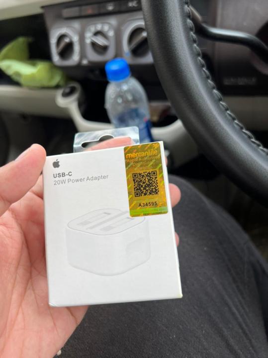 iPhone%2020W%20USB-C%20Adapter%20Original%20-%20Image%202