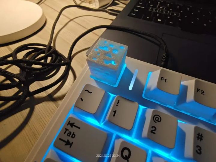 Minecraft%20Ore%20Keycaps%20%7C%20Gaming%20Keyboard%20Keycaps%20%7C%20Mechanical%20Keyboard%20Custom%20Keys%20-%20Image%204