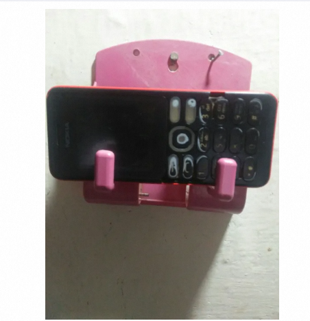 Tag%20Wall-Mounted%20Mobile%20Phone%20Charging%20Stand%20-%20Image%204