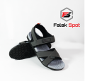 Trending Summer Fashion 2025 sandals for men outdoor Comfortable light weight Walking Breathable casual flip flops. 