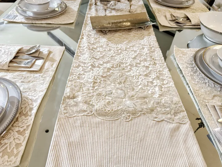 Table%20Runner%20Set%20Placemats%20&%20Cutlery%20Holders%208%20person%20dining%20-%20Image%202