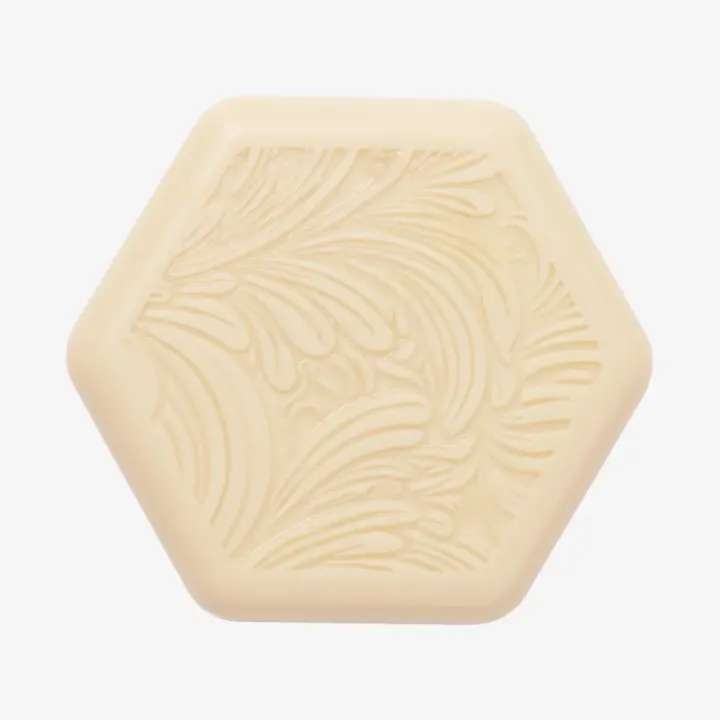 Oriflame%20Milk%20&%20Honey%20Gold%20Creamy%20Soap%20Bar%20%7C%20Moisturizing%20Brightening%20Bath%20Soap%20for%20Soft,%20Glowing%20Skin%20%E2%80%93%20100g%20-%20Image%203