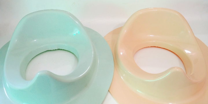 Baby%20Potty%20Seat%20for%20commode-%20Comfortable%20Training%20Kids%20Toilet%20Potty%20seat,%20Doller%20city%20-%20Image%207