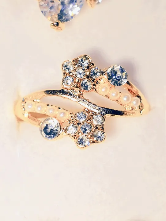 Premium%20Luxury%20Gold-Plated%20Zircon%20Ring%20for%20Women%20%E2%80%93%20Elegant%20Attractive%20Engagement%20&%20Party%20Ring%20-%20Image%203
