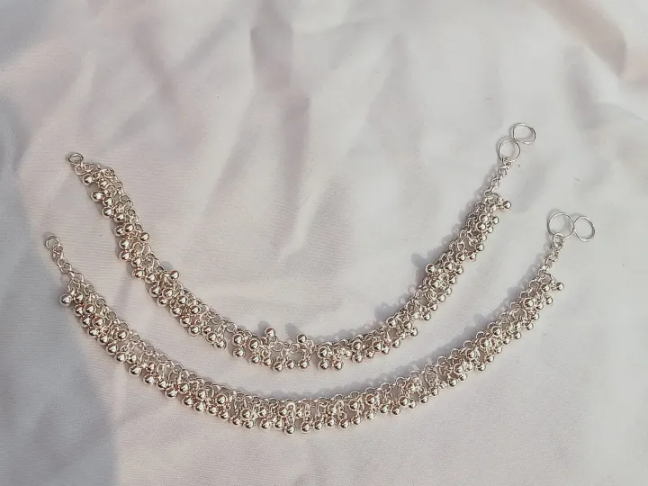 Alloy%20All-Season%20Antique%20Traditional%20Payal%20Anklet%20%E2%80%93%20Elegant%20Jewellery%20for%20Women%20&%20Girls%20with%20Intricate%20Bell%20Design%20-%20Image%202