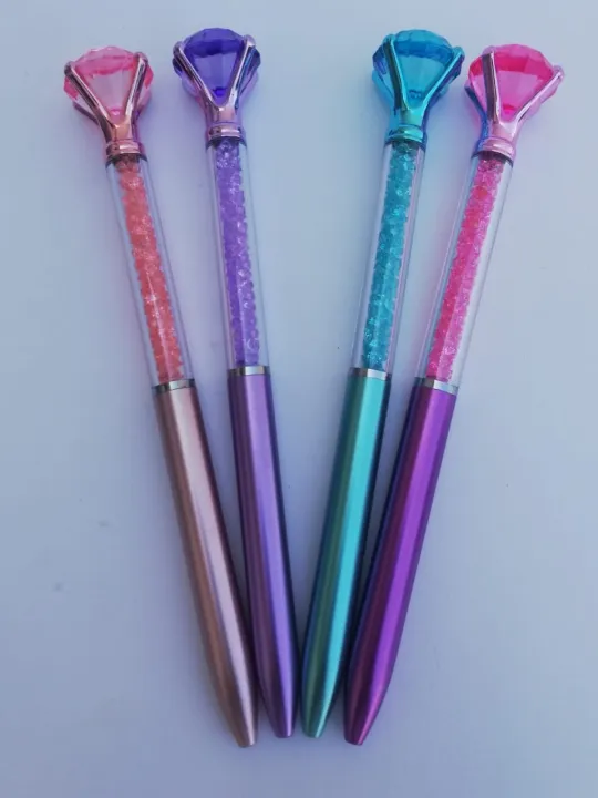 Diamond%20Shaped%20Ball-Point%20Pen%20With%20Unique%20Colors%20-%20Image%204