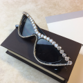 Vintage Luxury Crystal Diamond Sunglasses Women Brand Designer Black Pink Frame Cat Eye Sun Glasses Bling Bling Eyewear. 