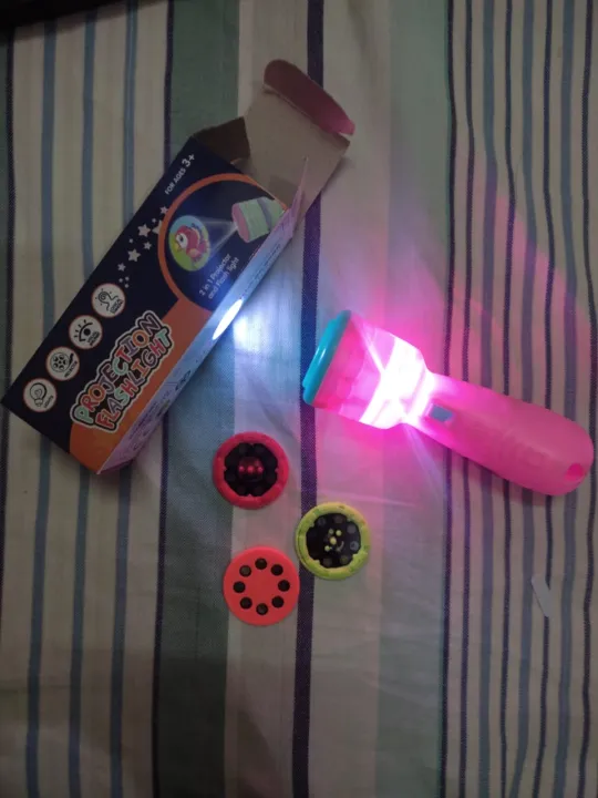 Projector%20Flashlight%20for%20Kids%20Very%20Best%20Gift%20for%20kids,%20Early%20Childhood%20Educational%20Toy%20Birthday%20Gift%20Projector%20Torch%20for%20kids%20-%20Image%204