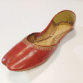 Simple Leather Handmade Khussa With Machine Embroidery. 