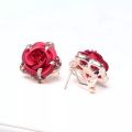 Fashionable Floral Stud Earrings. 