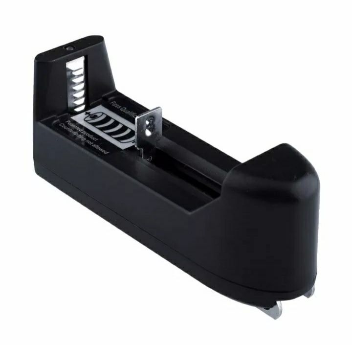 Universal%20Single%20Cell%203.7V%20Lithium-ion%20Battery%20Charger%2018650%2016340%2014500%20Li-ion%20Battery%20-%20Image%209