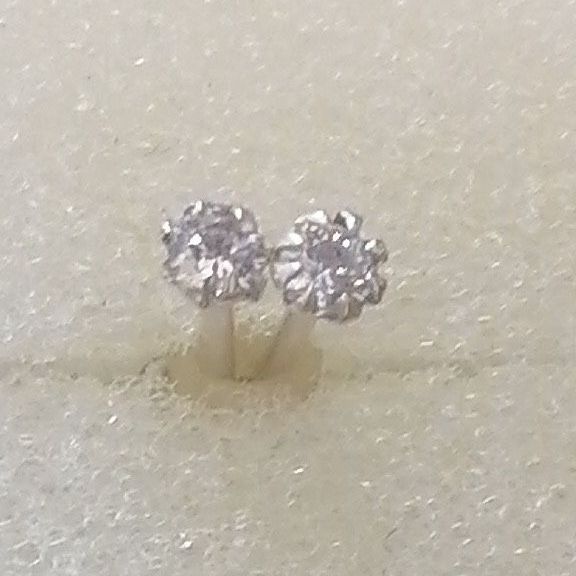 2MM,1.5MMSmall%20Genuine%20Chandi%20Stud%20Earrings%20/%202mm%20Natural%20TIny%20Diamond%20Stud%20Earrings%20in%2014k%20White%20Gold%20Plated%20Silver,%20Small%20Silver%20Studs%20-%20Image%208