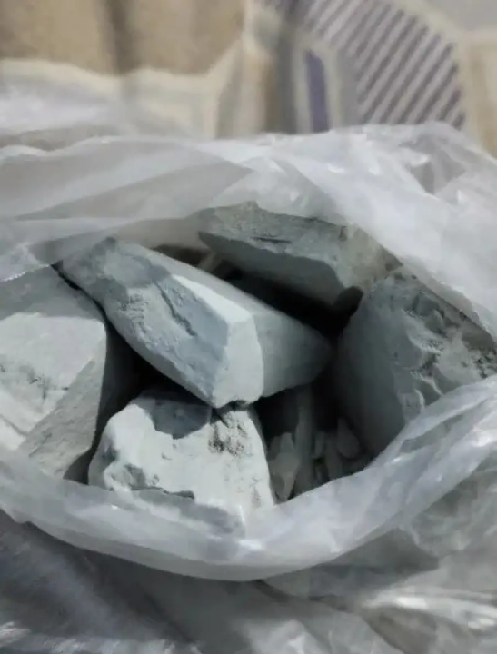 Gachi%20Mitti%20Uclays%20BENTONITE%20Edible%20Clay%20Chunks%20Natural%20for%20Eating%20450%20Grams%20gachi%20matti%20-%20Image%204