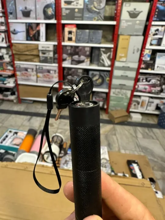 Green%20Laser%20Pointer%20303%20%E2%80%93%20Rechargeable%20High%20Power%20Laser%20Torch%20with%208km%20Long%20Range%20-%20Image%204