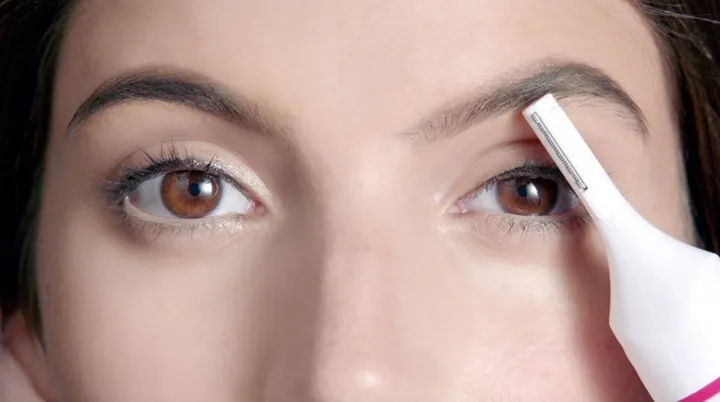 Sensitive%20Touch%20Hair%20Remover%20Eyebrow%20Shaper%20Shaver%20Epilator%20-%20Image%203