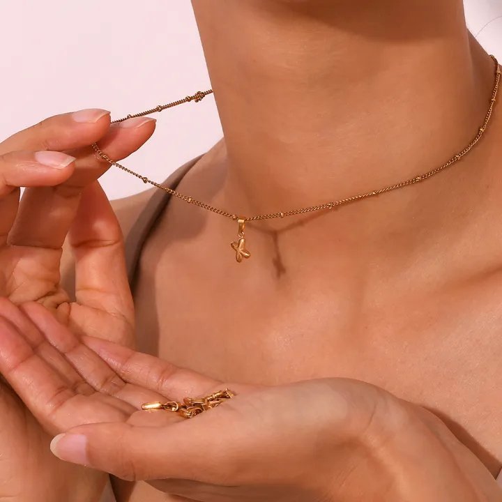 Handmade%20DIY%20Kids%20Jewelry%20Hollow%2018K%20Gold%20Plated%20Old%20English%20Letter%20Pendant%20Necklace%20Stainless%20Steel%20Alphabet%20Initial%20Necklace%20-%20Image%204