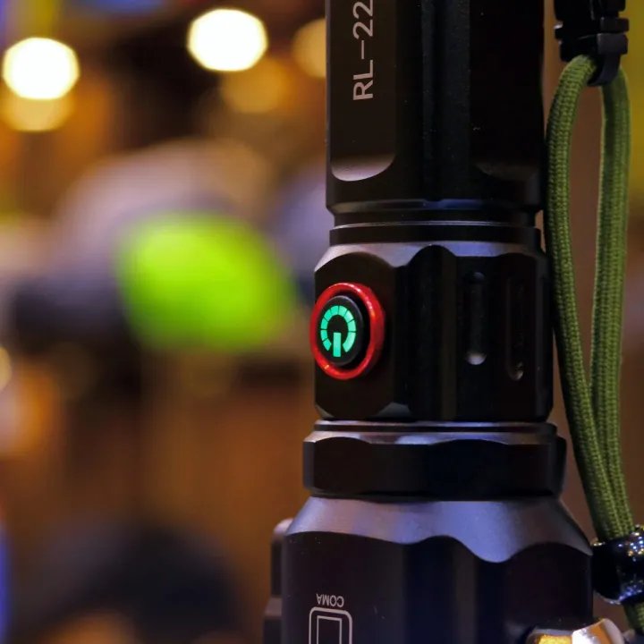 2210%20Model%20Rechargeable%20IP66%20waterproof%20flashlight%20torch%20for%20camping,%20outdoor,%20home,%20office,%20emergencies%20Multi%20functional%20Emergency%20Flashlight%20%20with%201km%20range%20-%20Image%207