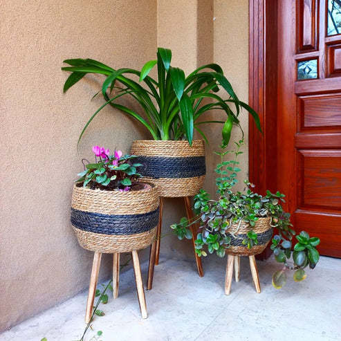 Seagrass Plant Pots With Wooden Legs, jute Standing Planter, Flower Pots with Mounting Legs, Storage Basket, Seagrass Plant Baskets for Indoor Outdoor Use, Plant Flower Floor Stand