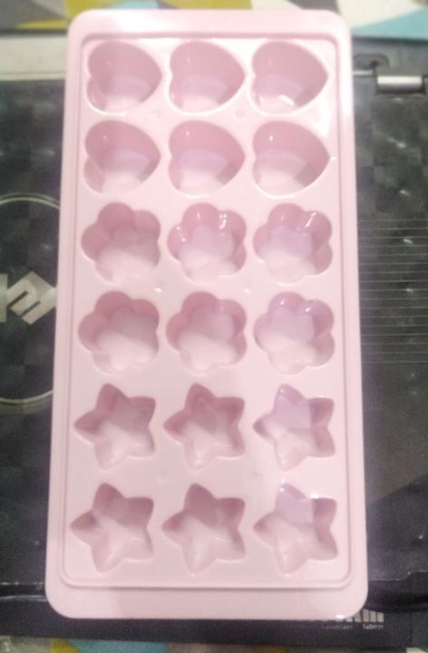 Set%20of%203,%20Ice%20Cube%20Tray%20Plastic%20Ice%20Tray%20Sakura%20Star%20Heart%20Shape%20-%20Image%204