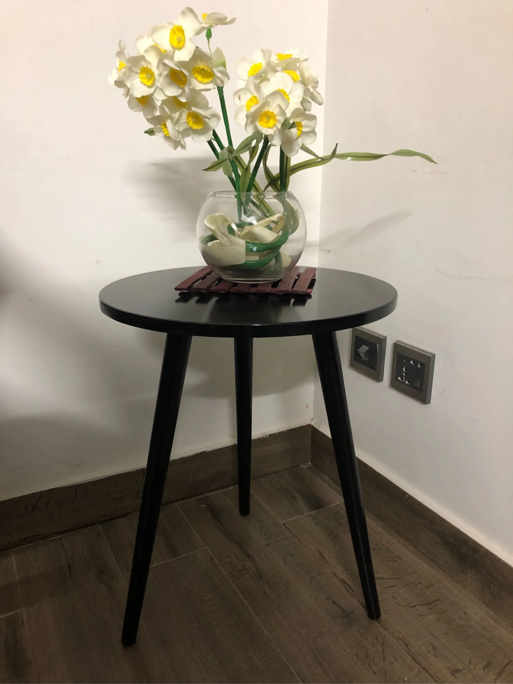 Coffee table,Side table,Stool (16 inches top & 20 inches height)