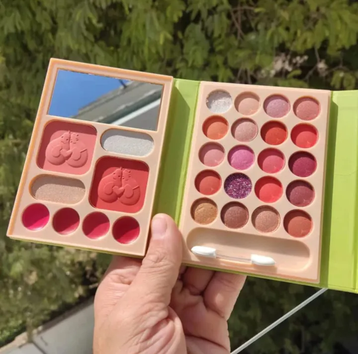 Cute%20Mini%20Makeup%20Book%20Eyeshadow%20+%20Highlighter%20+%20Matte%20Lipstick%20Palette%20-%20Image%203