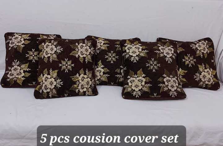 Experience%20Luxury%20Comfort%20with%20Our%20Premium%205-Piece%20Jacquard%20Velvet%20Cushion%20Cover%20Set%20-%20Image%203