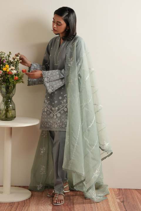Cross%20Stitch%20AQUA%20REVERIE-3PC%20EMBROIDERED%20LAWN%20SUIT%20EXCLUSIVE%20SUITS%20For%20Women%20'1000000142232%20-%20Image%203