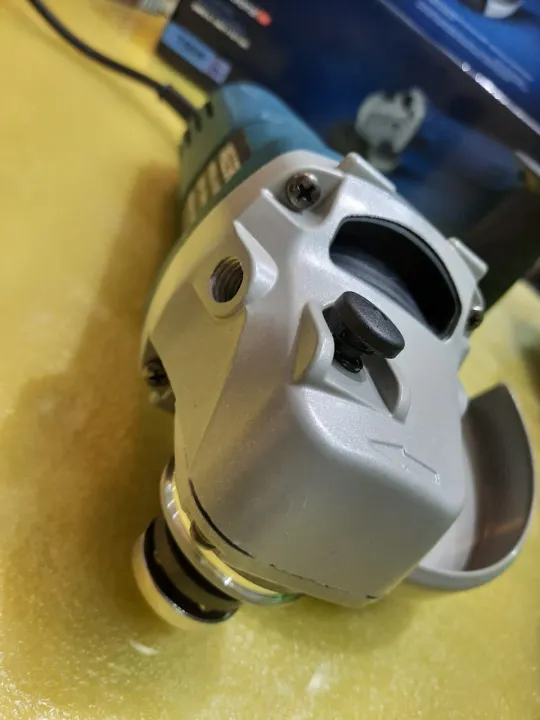 6-100%204%20inch%20Angle%20Grinder%20-%20Image%204