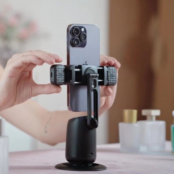 P05%20AI%20Smart%20Gimbal%20Foldable%20360%C2%B0rotation%20Auto%20Face%20Tracking%20Phone%20Holder%20Gimbal%20stabilizer%20Available%20For%20Smartphone%20video%20Vlog%20Selfie%20Stick%20Tripod%20Stand%20-%20Image%204