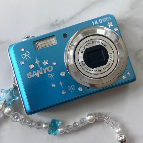 Sanyo Digital Cameras - Multiple Models & Vibrant Colors - Premium Features & Like-New Condition