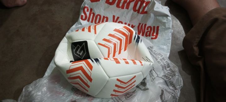 Football,%2032%20Panel%20High%20Quality%20Soccer%20Ball,%20Match%20Ball%20%7C%20Official%20Size%205%20Football%20with%20High%20Quality%20-%20Image%202