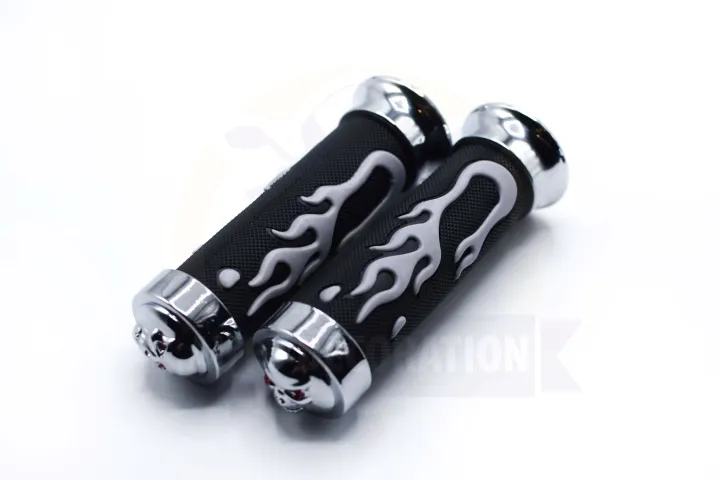 Motorcycle%20Handle%20Bar%20Grip%20Bike%20Hand%20Grip%20Rubber%20Skull%20Head%20Flame%20Universale%20-%20Image%206