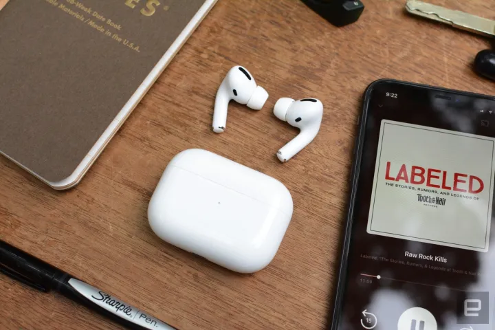 Apple%20AirPods%20Pro%20-%20Wireless%20Earbuds,%20Japanese%20Version,%20California%20Designed%20-%20iOS%20&%20Android%20Compatible%20-%206%20Hours%20Talk%20Time%20-%20Original%20&%20Master%20Copy%20-%20Best%20Quality%20-%20Image%204