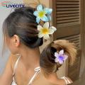 Fashionable Hair Catcher Gradient Color Flower Hair Claw Clip Anti-slip Design Stylish Hair Pin for Women Headwear Tool Hair Claw for Women. 