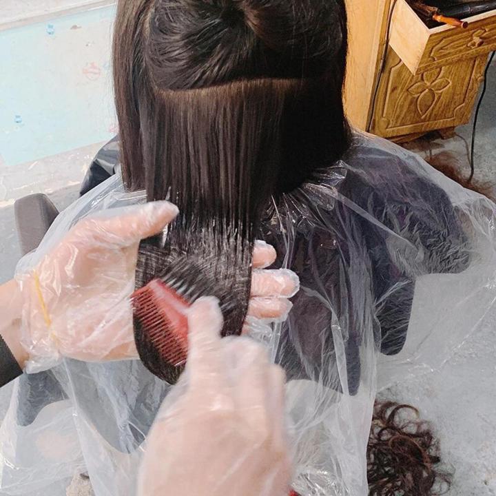 Disposable cape and glove set for hair dye and colour