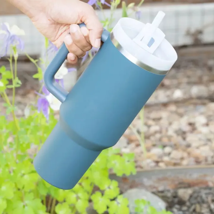 40%20oz%20Stanley%20Tumbler%20Mugs%201200ml%20%7C%20Stainless%20Steel%2048%20hours%20Vacuum%20Insulation%20%7C%20with%20Leak%20Proof%20Handle%20Straw%20&%20Lid%20%7C%20Double%20Wall%20Insulated%20Thermal%20Coffee%20Cup%20Tumbler%20for%20Girls%20Boys%20Hot%20&%20Cold%20Drinks%20%7C%20Travel,%20Gym,%20Office,%20Outdoor%20Use%20Tumbler%20Water%20Bottle%20-%20Image%205