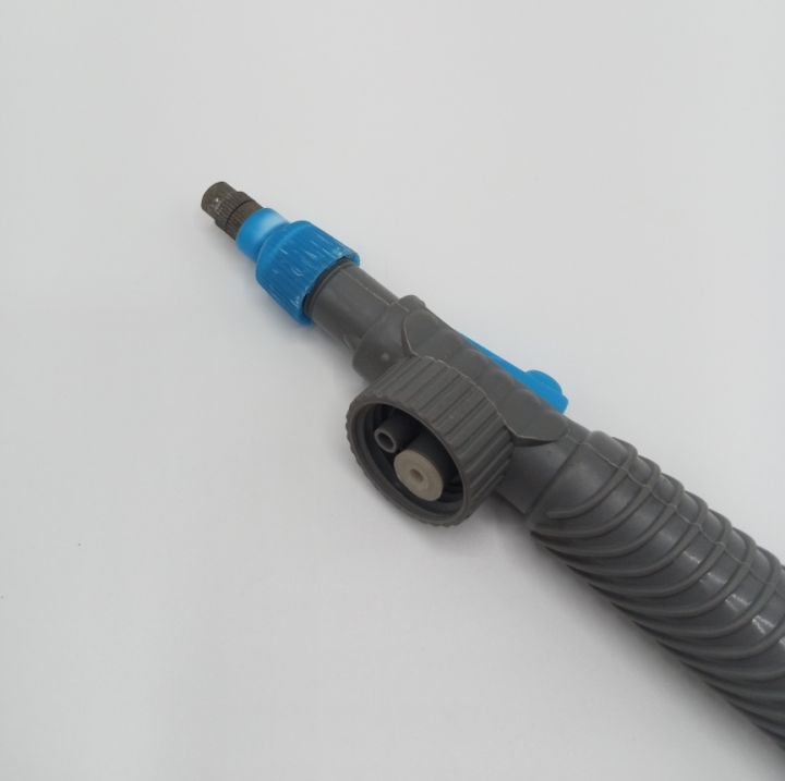 Universal%20Water%20Spray%20Pump%20Gardening%20Spray%20Pressure%20Spray%20Gardening%20Tool%20-%20Image%204