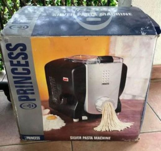 Electric%20Pasta%20Machine%20Princess%20Silver%20Pasta%20Machine%20-%20Homemade%20Pasta%20-%20Image%203