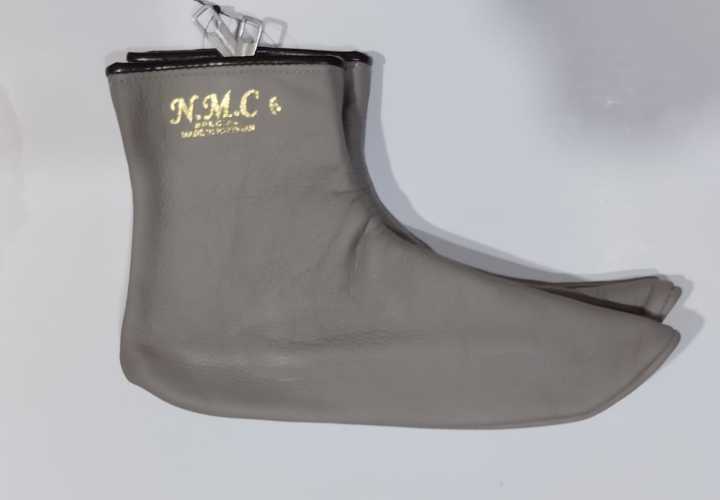 Moza%20100%25%20Genuine%20Leather%20'A'%20Quality%20Socks%20Warm%20Fabric%20inside%20for%20Cold%20Weather%20-%20Hajj%20&%20Umrah%20-%20Image%203