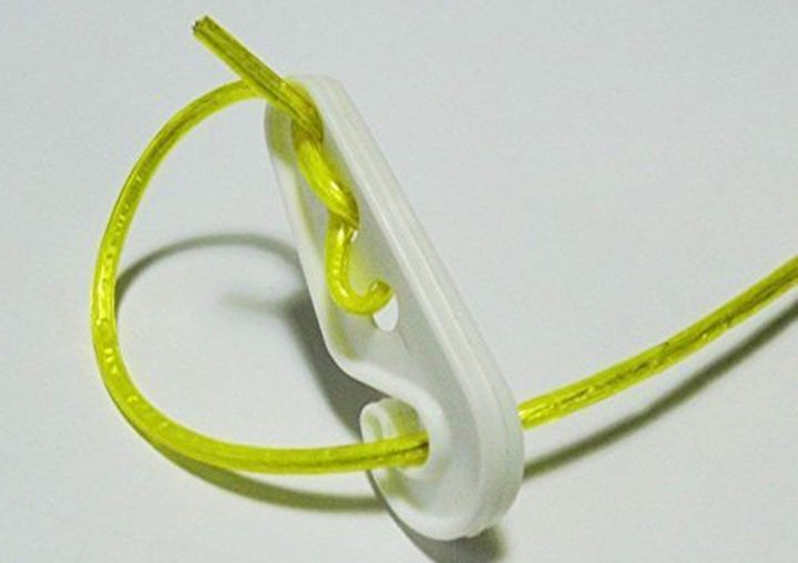 Strong%20Wet%20Cloth%20Laundry%20Rope%2020%20meters%20PVC%20Coated%20Metal%20Cloth%20Drying%20Wire%20with%20Hooks%20-%20Image%204