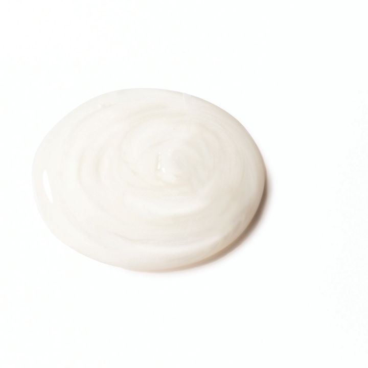CoNatural%20Anti-Dandruff%20Shampoo%20-%20Image%202