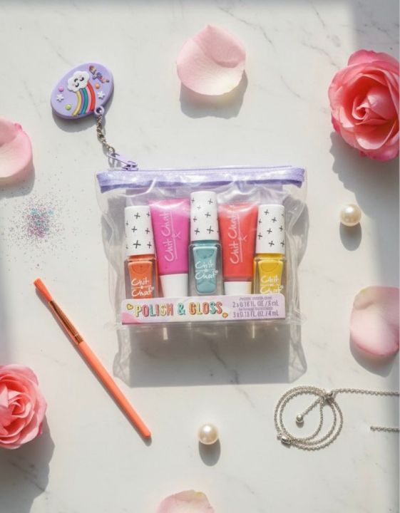 Chit%20Chat%20Polish%20&%20Gloss%20%E2%80%93%20Kids%20Nail%20Varnish%20And%20Lip%20Gloss%20Gift%20Set%20-%20Image%207