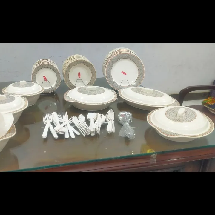 80%20Pcs%20Premium%20Quality%20Plastic%20Dinner%20Set%208%20Persons%20Serving,%20Elegant%20Design%20Durable%20Plastic%20Dinner%20Set%20-%20White%20-%20Image%209